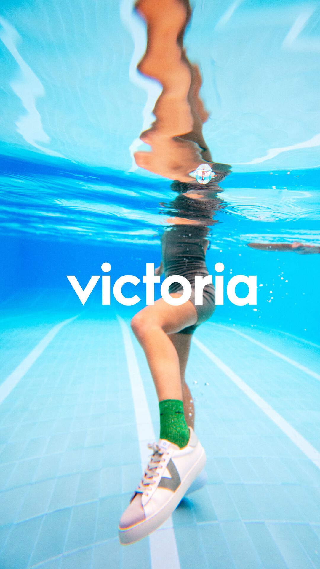 VictoriaShoes_SS25_Campaign_mob