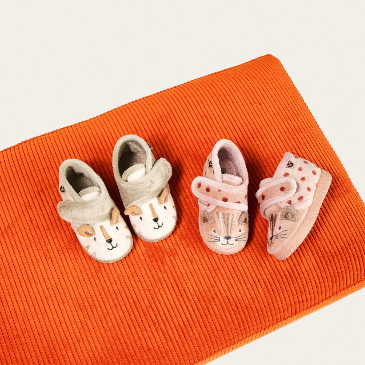 OJALÁ ZAPATILLAS CASA ANIMALES
